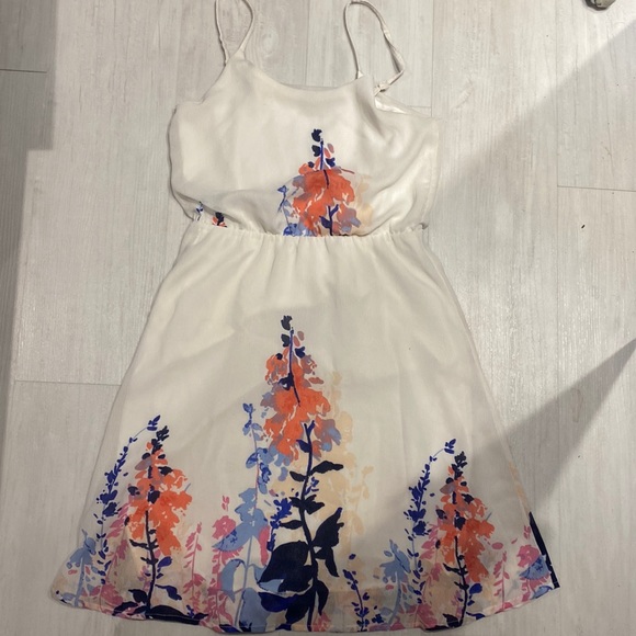 White dress with flowers from Vero Moda size xs - Picture 1 of 5
